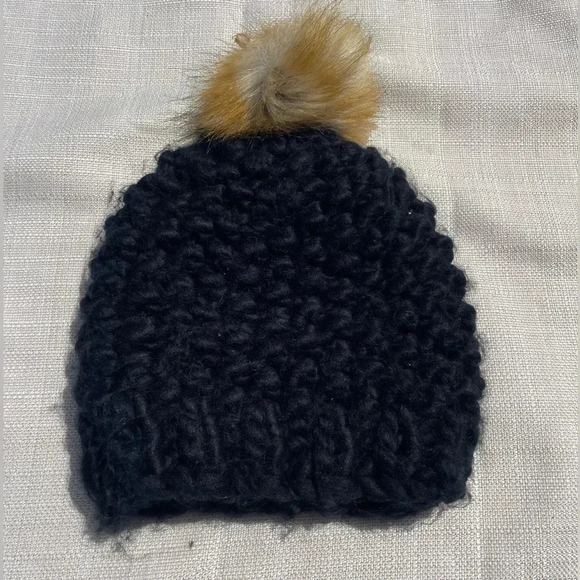 Women’s Beanie Hat - Picture 1 of 2
